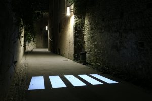 pau hedas projection gobos lumière simulant un passage piéton