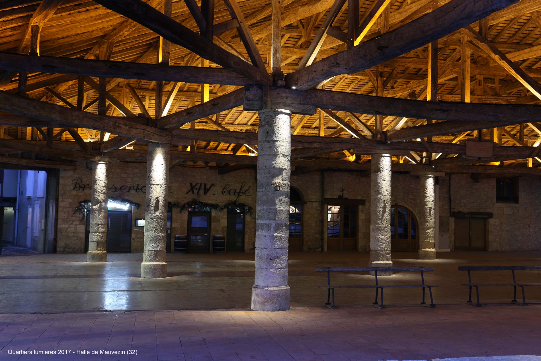 Mise en lumière de la halle et de l’église de Mauvezin