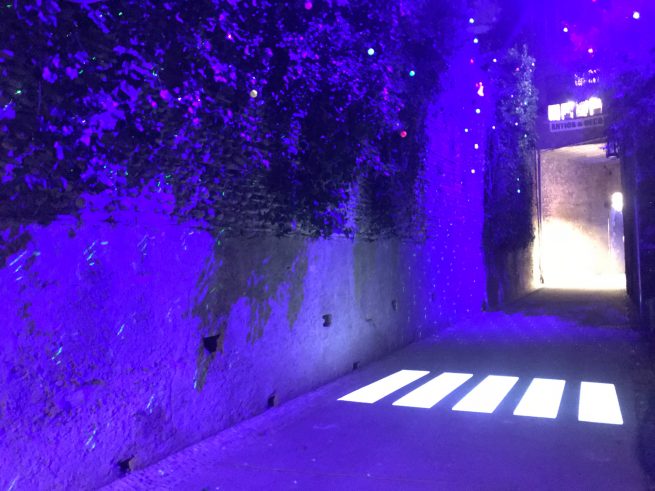 Projecteurs ultraviolets avec projecteur gobos passage piéton