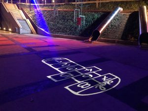 Illumination de Noël 2017 du quartiers du Hédas à Pau projecteurs ultraviolets