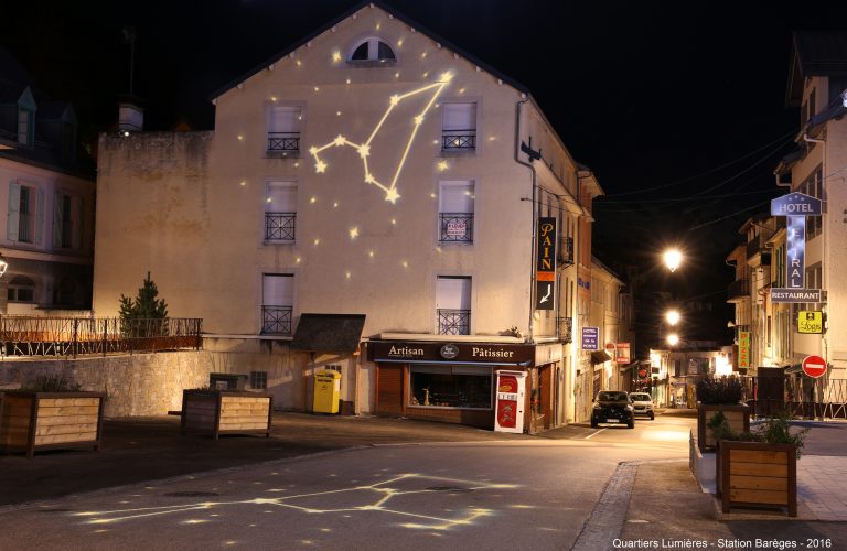 projection gobo de constellation sur une façade