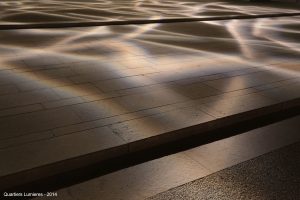 parvis avec des projections lumineuses