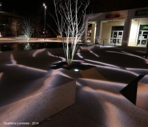 projection lumière d'images géométriques au sol sur un parvis