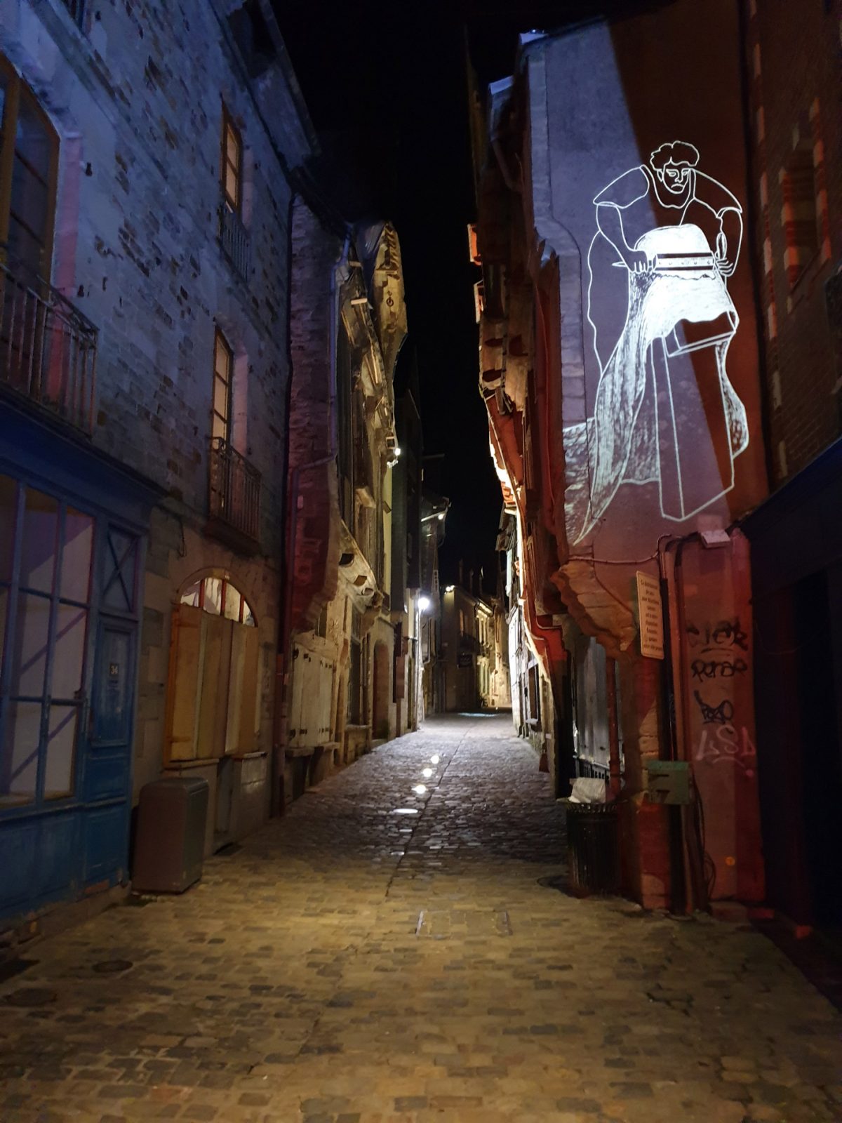 vitré rue avec projection image lumière