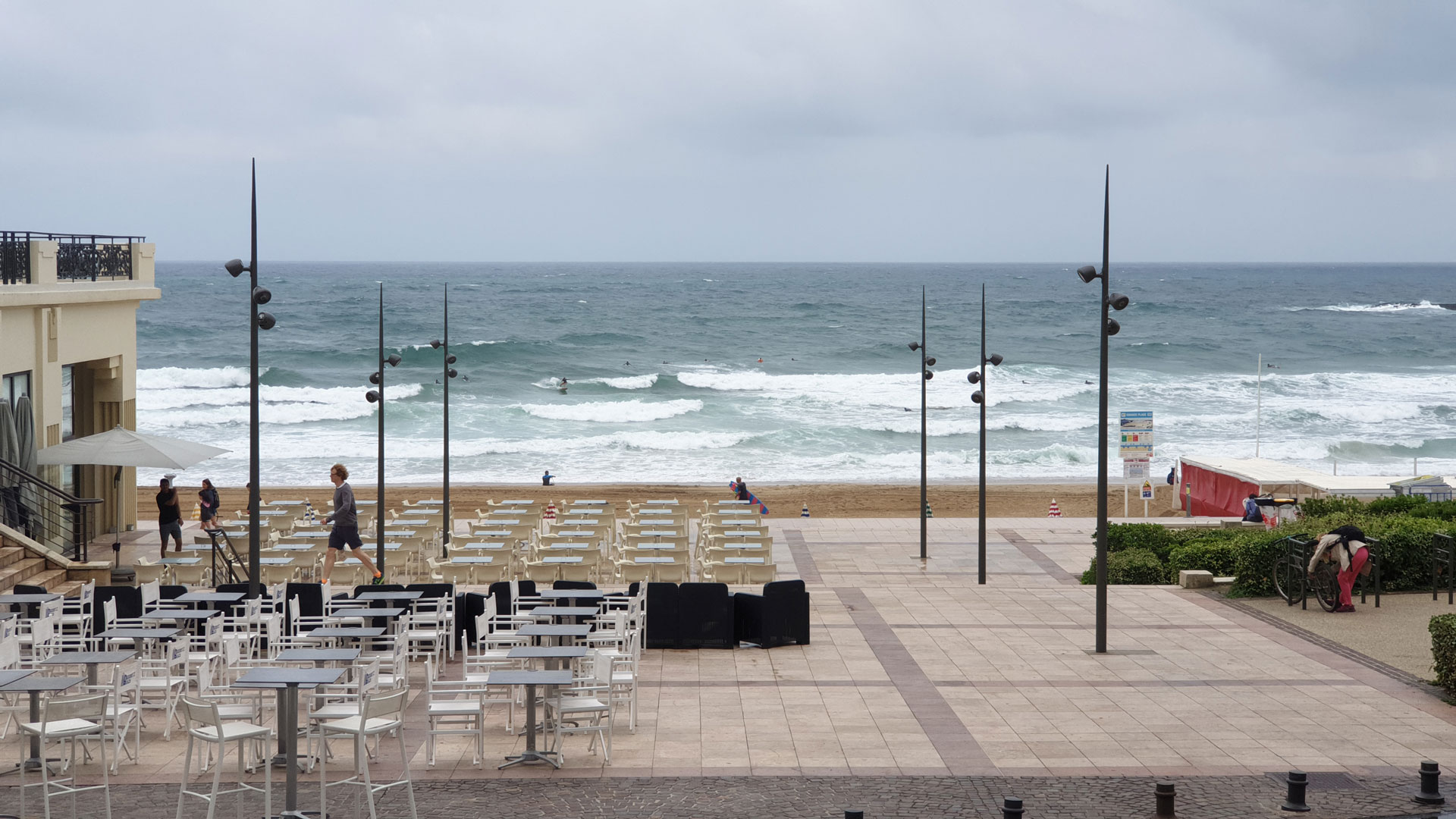 parvis casino biarritz mâts d'éclairage