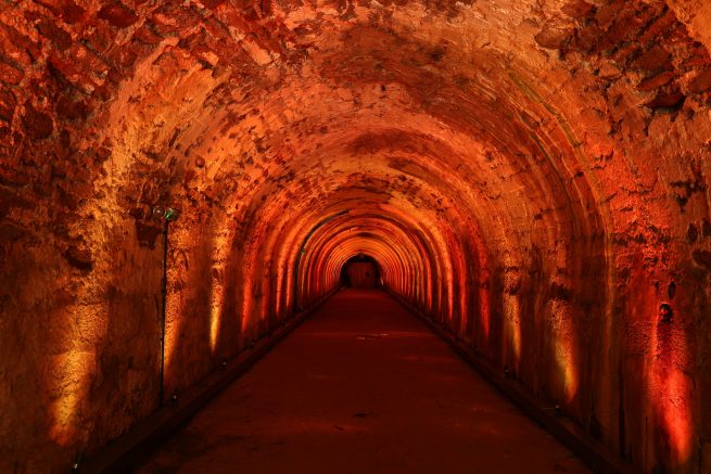 mise en lumière de la galerie des robinets canal du midi