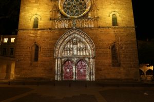 mapping vidéo sur le porche et la rosace de la cathédrale de cahors