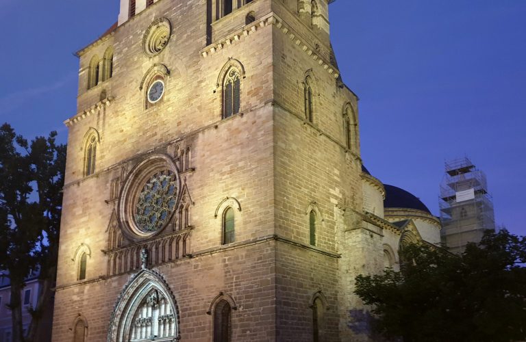 éclairage de la cathédrale de cahors par mapping vidéo permanent