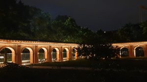 éclairage du cloitre des chartreux de toulouse la nuit