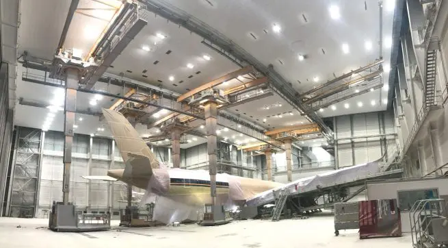 étude d'éclairage d'une cabine de peinture avion