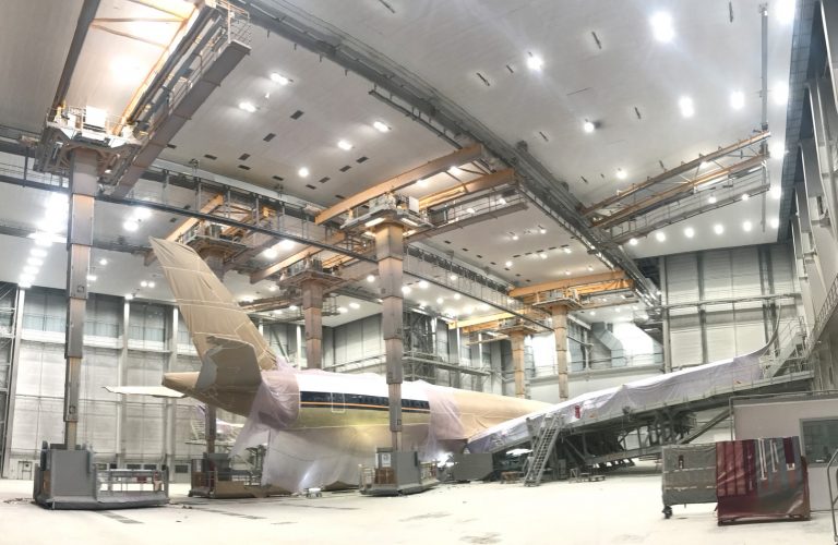 étude d'éclairage d'une cabine de peinture avion