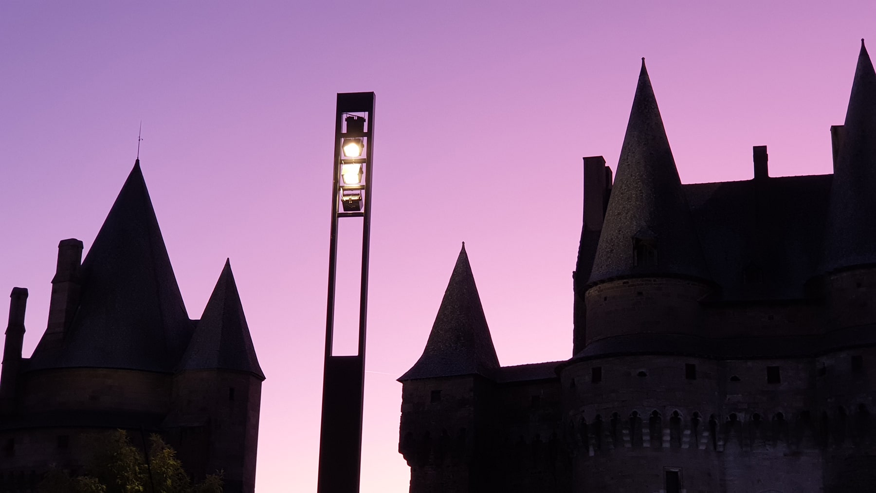 mat d'éclairage sur la conception lumière du chateau de Vitré