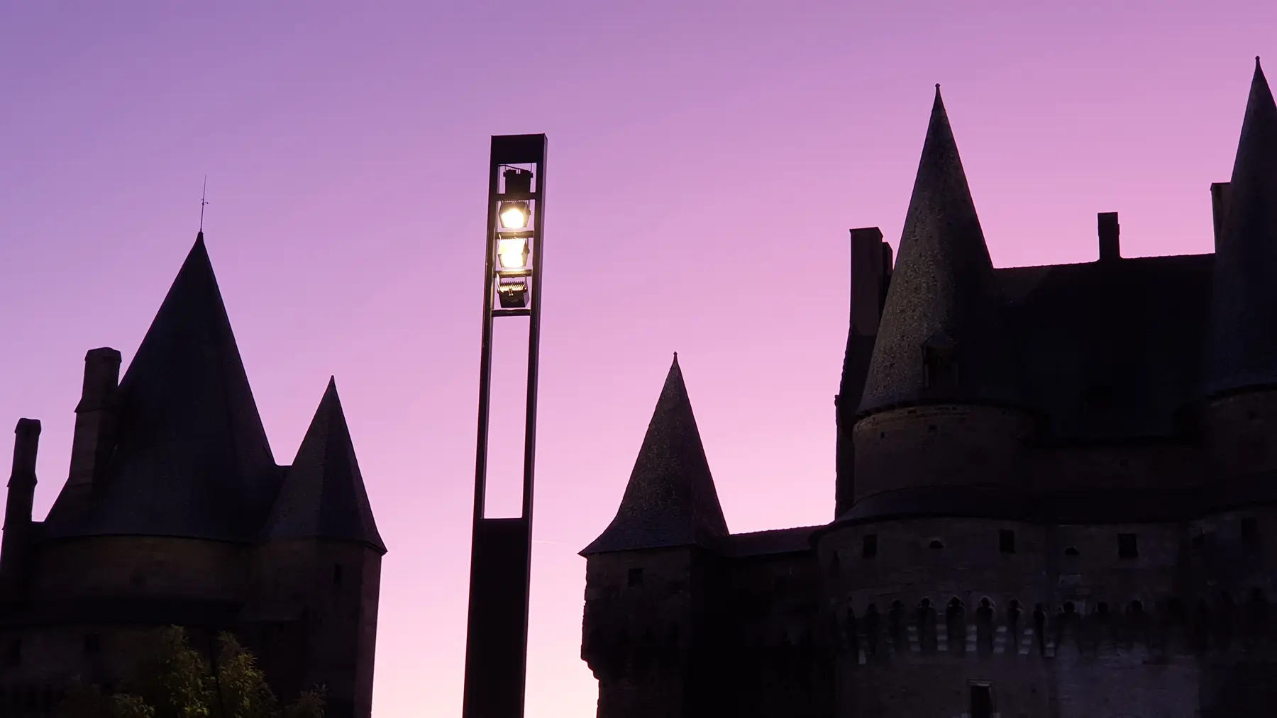 mat d'éclairage sur la conception lumière du chateau de Vitré