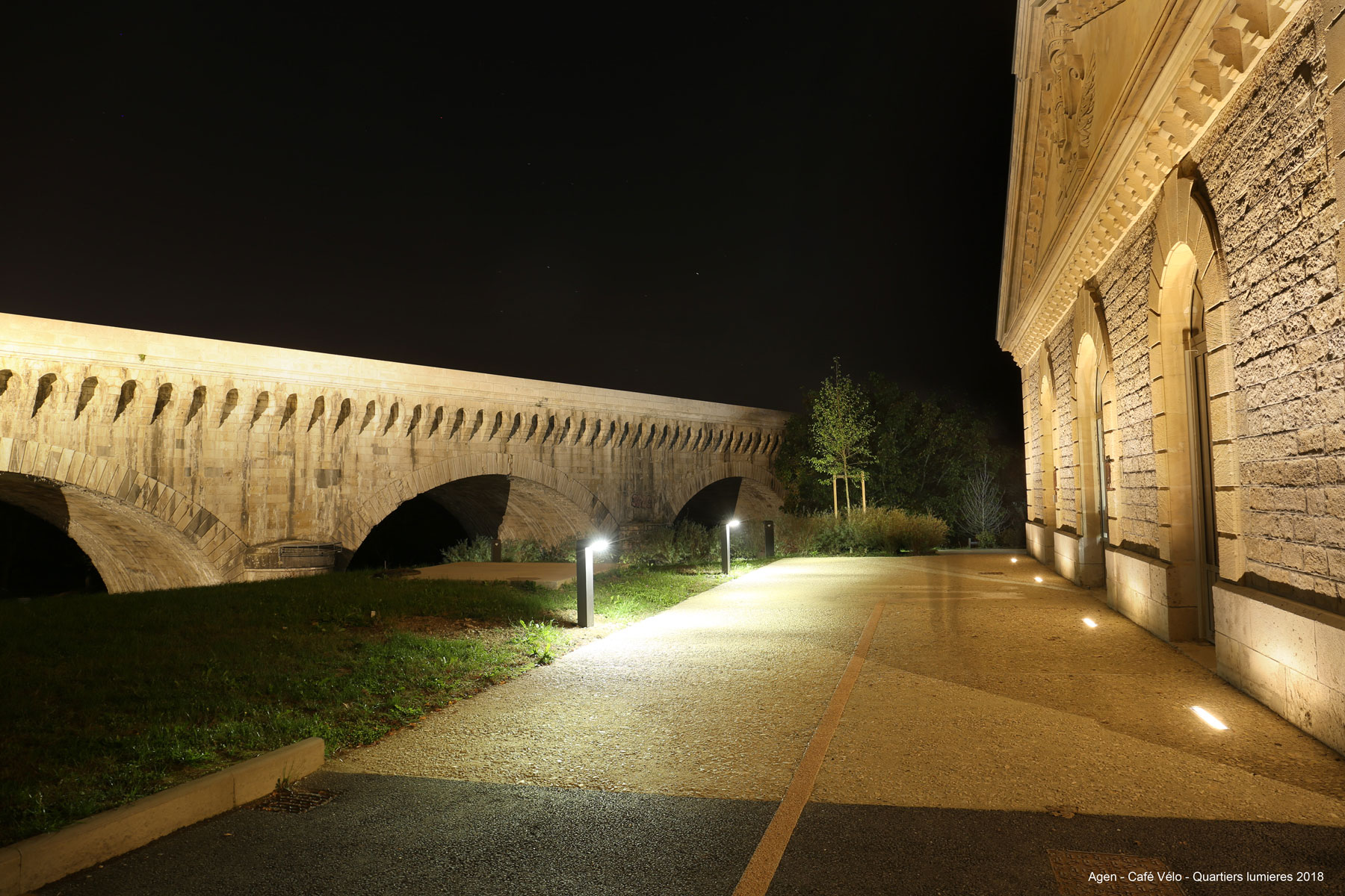 Agen Café Vélo mise en lumière. Eclairage PMR et mise en valeur