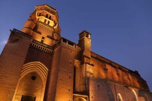 cathédrale de lavaur de nuit