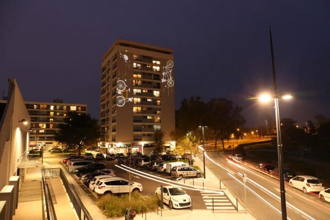 éclairage place urbaine à Ramonville vue de nuit