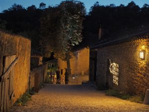 sentier de bonaguil de nuit