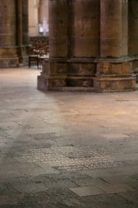 projection au sol d'une image contenant un texte