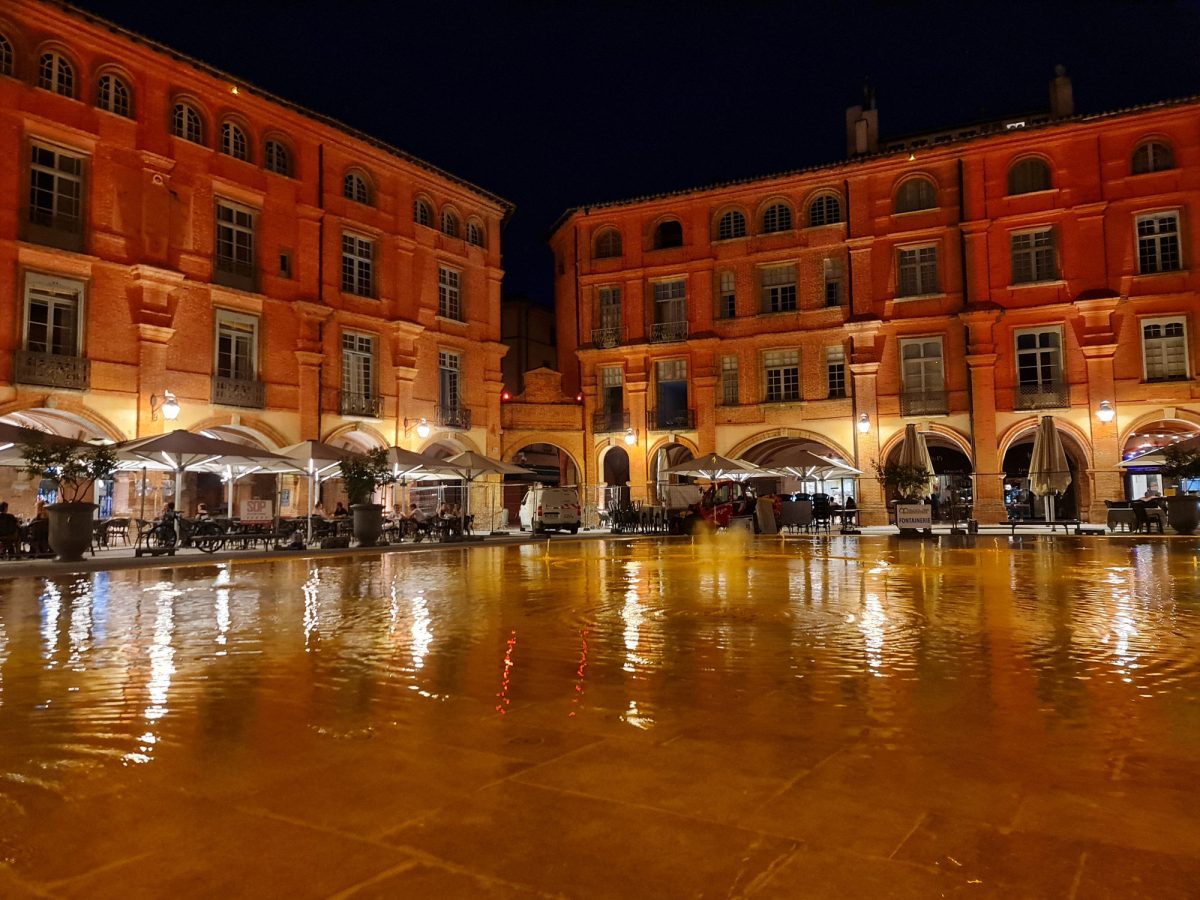 place nationale a montauban mise en lumière