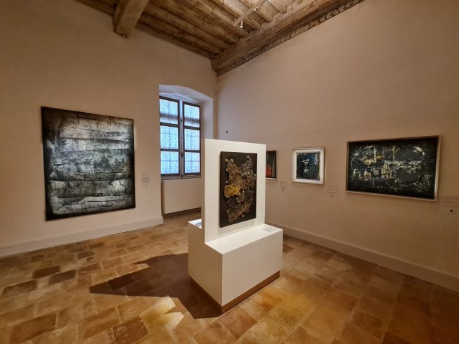 salle de musée de l'abbaye de beaulieu en rouergue