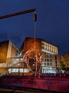 projection d'ombres avec sculptures en fil de fer