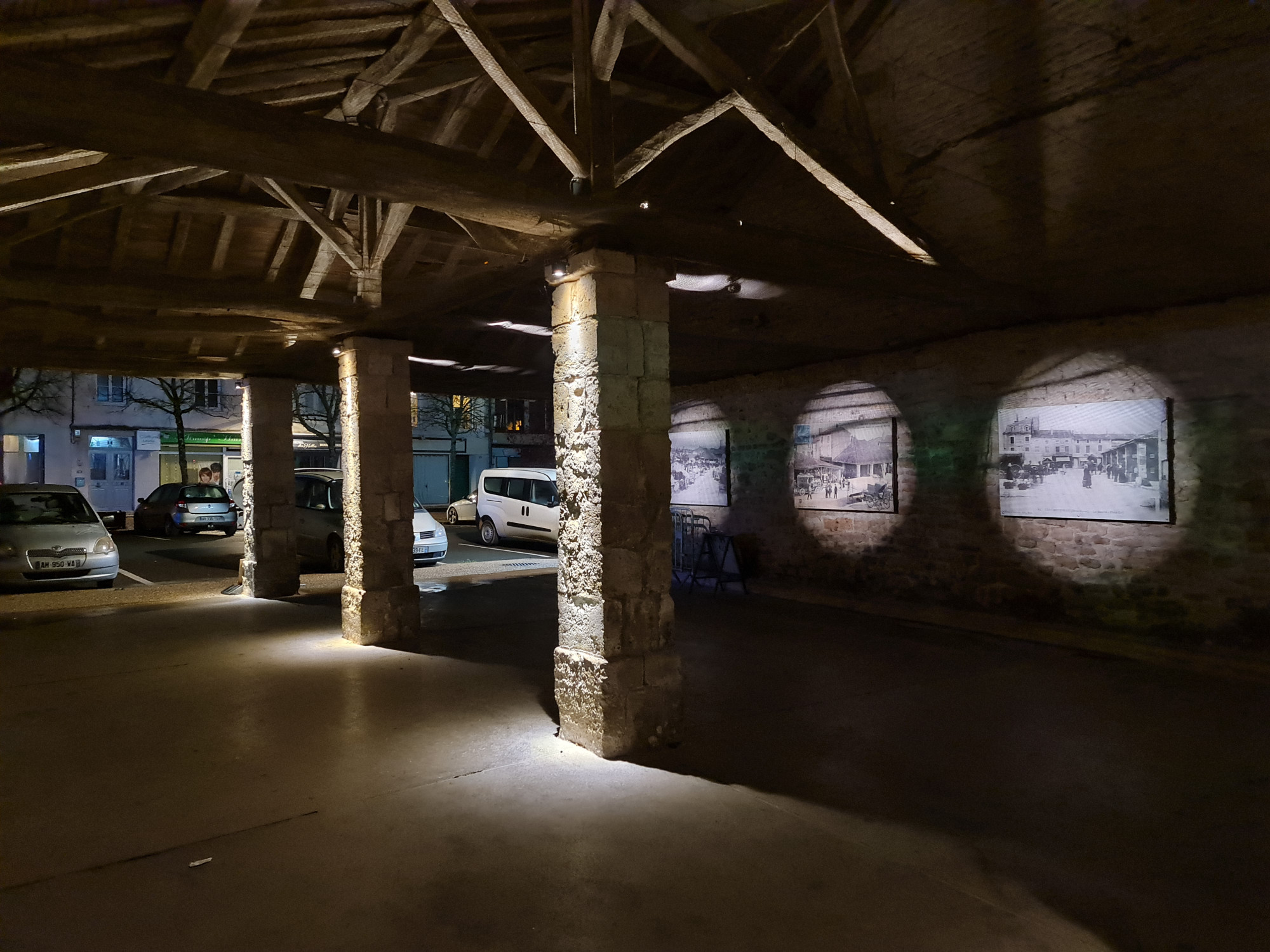 Eclairage d'accentuation pour exposition dans halle