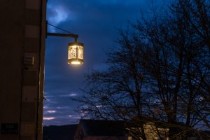lanterne en façade pour éclairage de rue avec lumière chaude