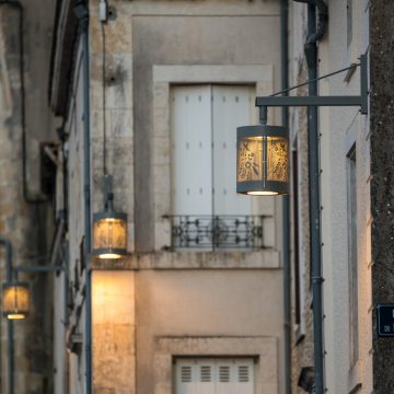 éclairage de rue avec lanterne façade avec découpe