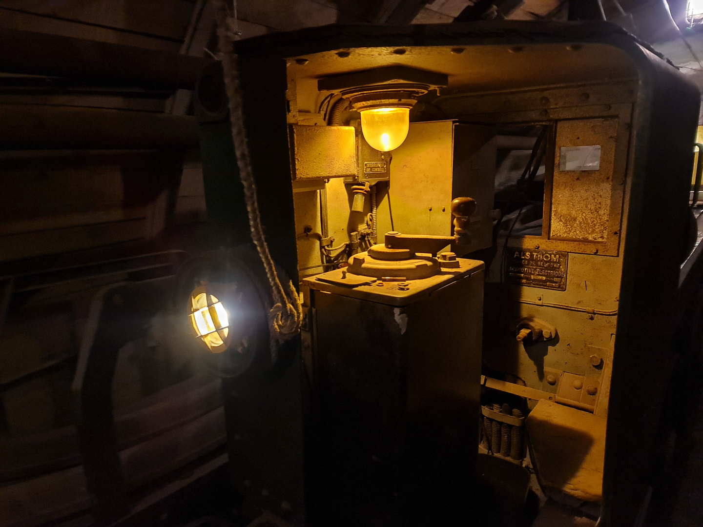 cabine de train de mine avec éclairage historique