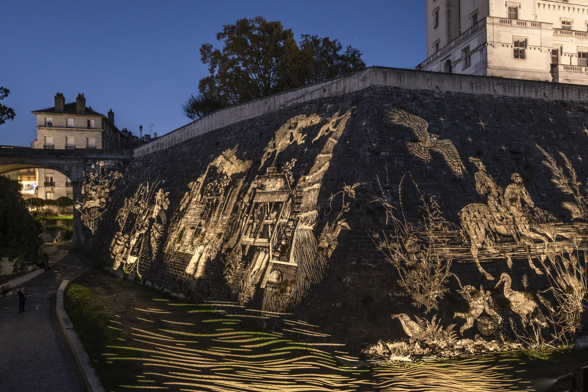 projection d'image gobo lumière sur le glacis du château de Pau